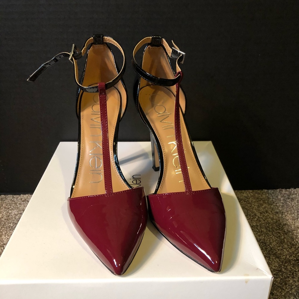 Calvin Klein Banya Patent T-Straps